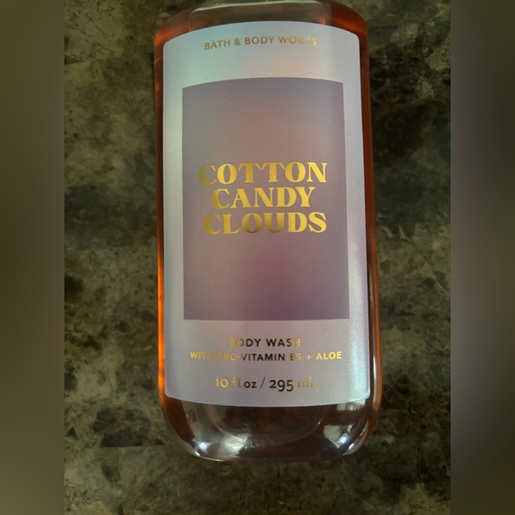 Bath & Body Works Cotton Candy Clouds Body Wash 10 oz Bodycare Beauty Skin - Picture 2 of 3